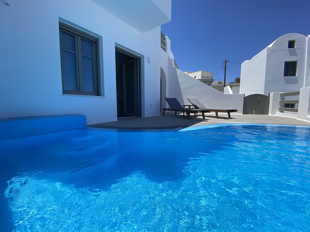 amphitrite suites santorini