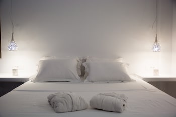 amphitrite suites santorini