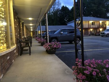 rolling hills motel