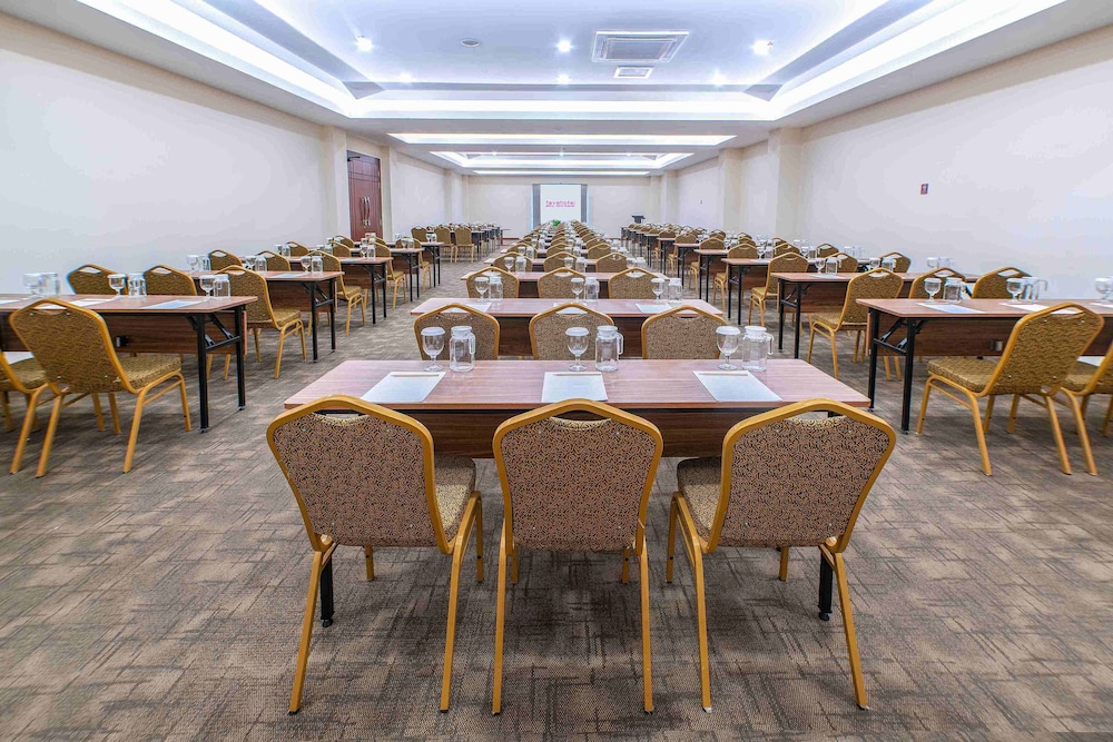 favehotel bitung