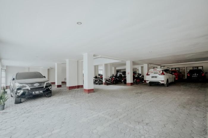 d paragon bukit dieng