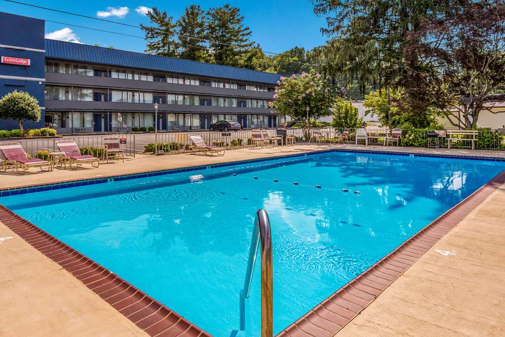 suburban studios middlesboro