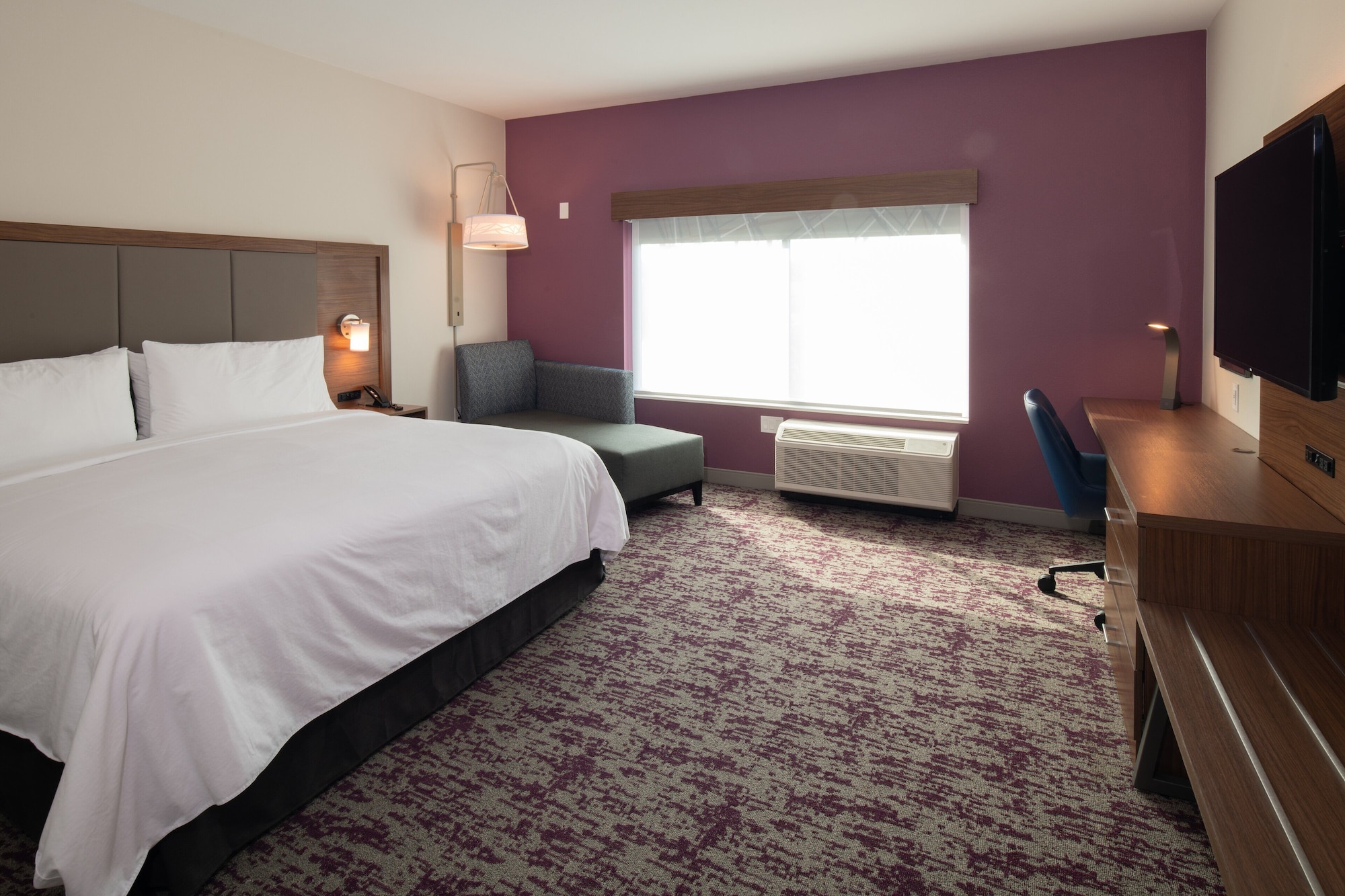 holiday inn express and suites little rock downtown