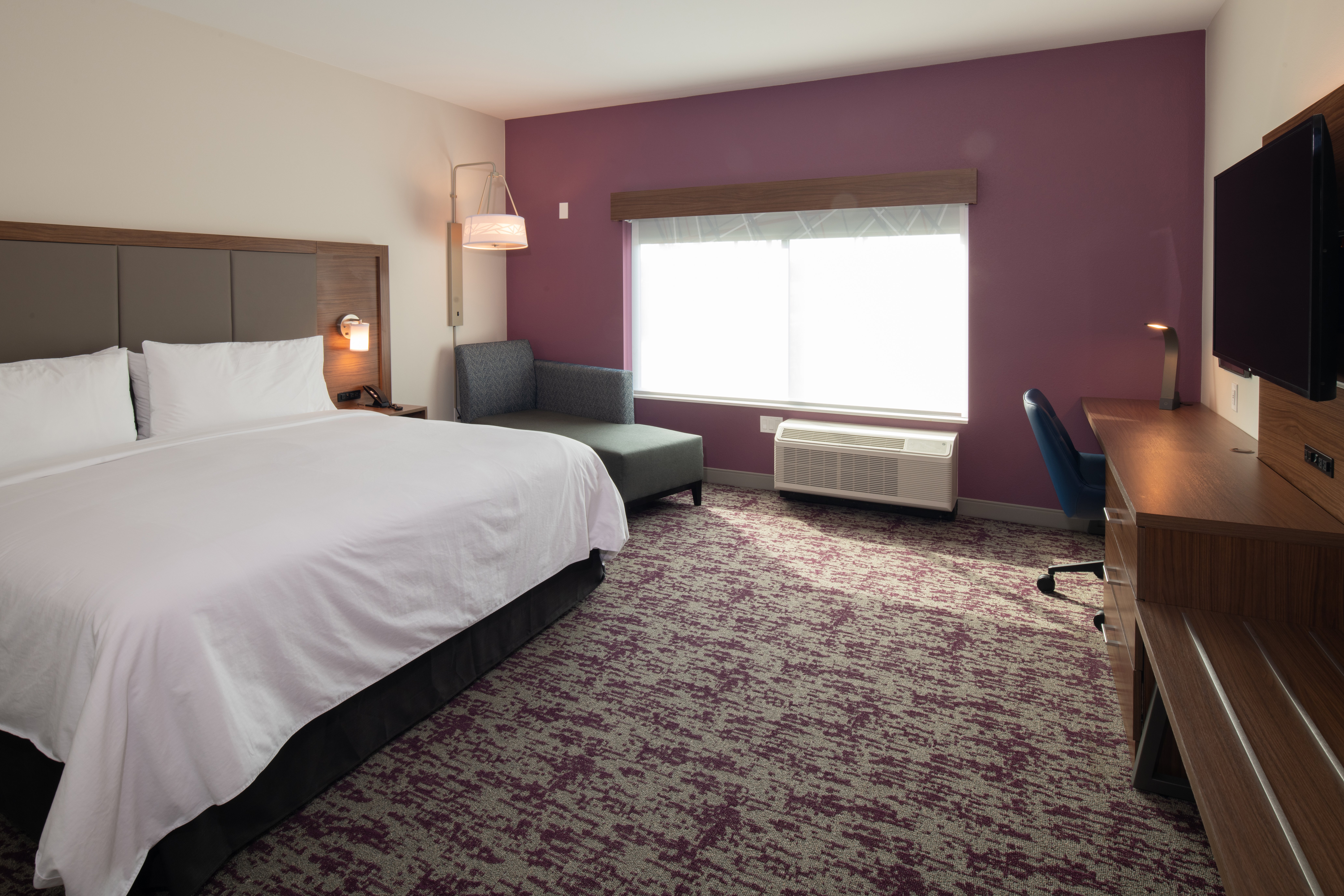 holiday inn express and suites little rock downtown