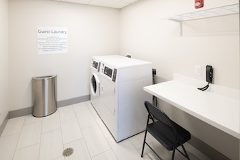 Holiday Inn Express And Suites Little Rock Downtown,North Little Rock>>Little Rock,2.5 star