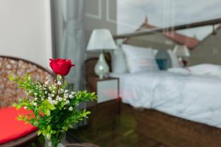 airport classic hotel and travel