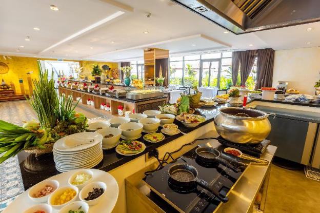 white lotus hue hotel