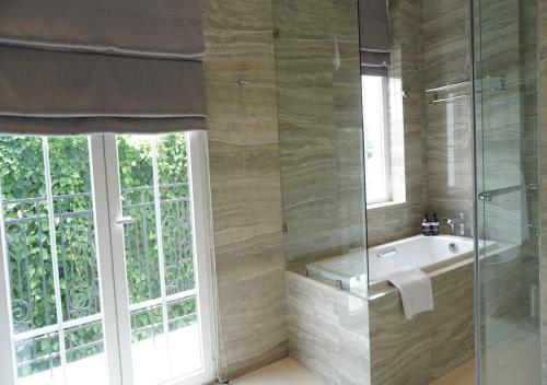 the grand mansion menteng