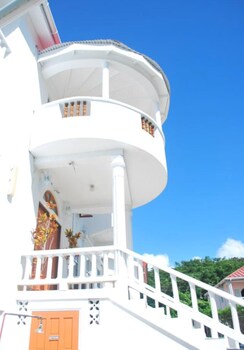 grand anse beach palace hotel