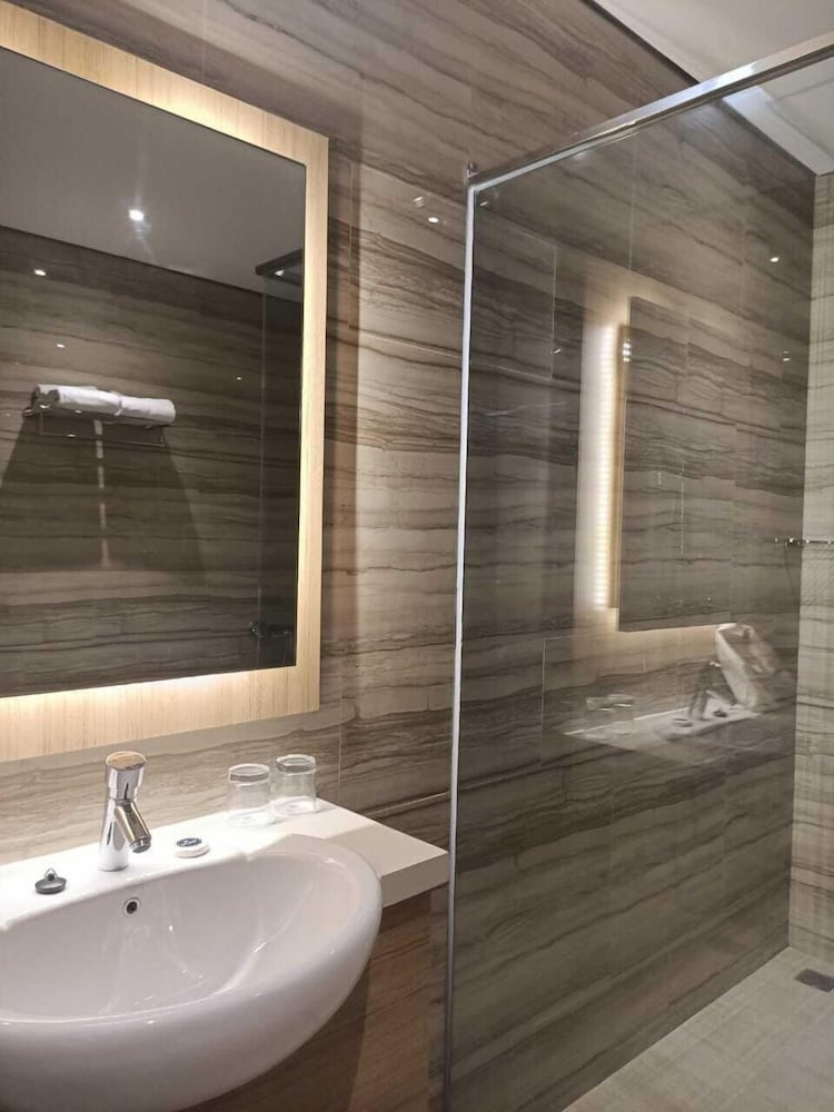 batiqa hotel jayapura