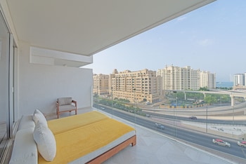 five palm jumeirah residences by edens dubai