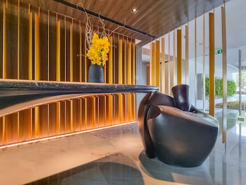 five palm jumeirah residences by edens dubai