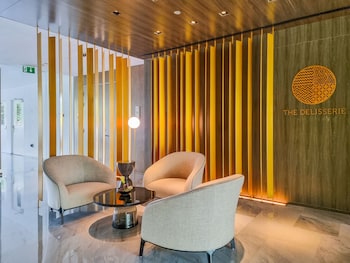 five palm jumeirah residences by edens dubai