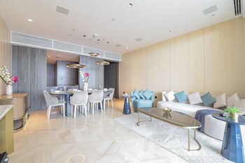 five palm jumeirah residences by edens dubai