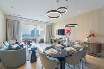 five palm jumeirah residences by edens dubai