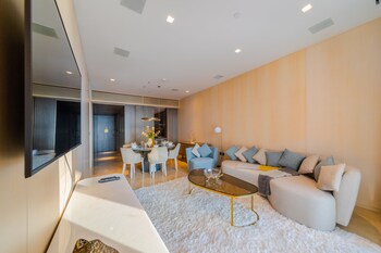 five palm jumeirah residences by edens dubai