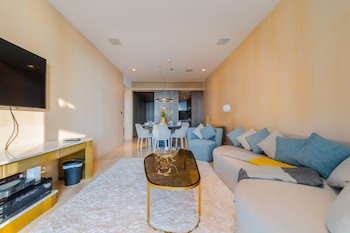 five palm jumeirah residences by edens dubai