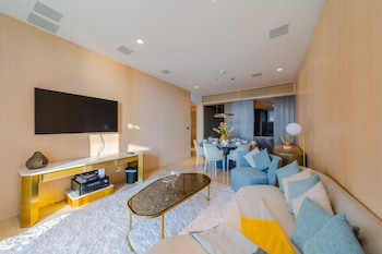 five palm jumeirah residences by edens dubai