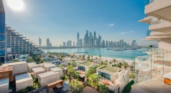 five palm jumeirah residences by edens dubai