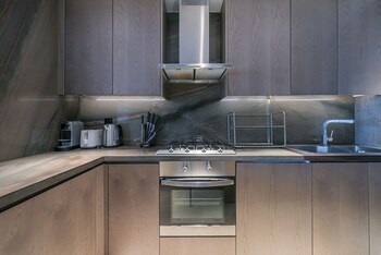 five palm jumeirah residences by edens dubai