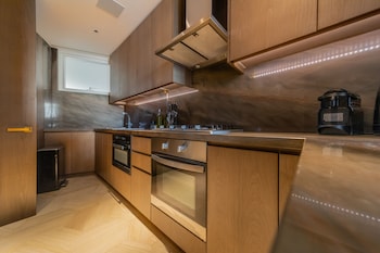 five palm jumeirah residences by edens dubai