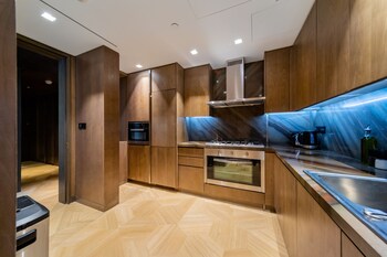 five palm jumeirah residences by edens dubai