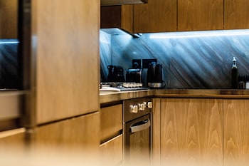 five palm jumeirah residences by edens dubai