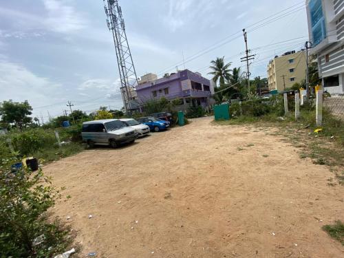 Sampath Residency,201 Pattali Street Idumban Kovil Itteri Rd Opp. Eswarapatta Kovil Palani Tamil Nadu 624601,0 star