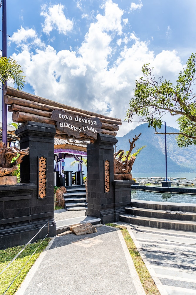 hikers camp at toya devasya