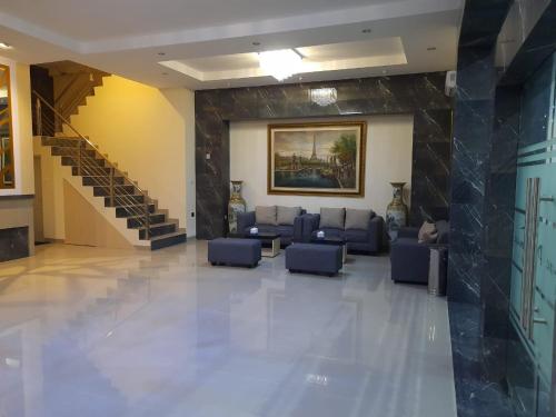 ams penthouse