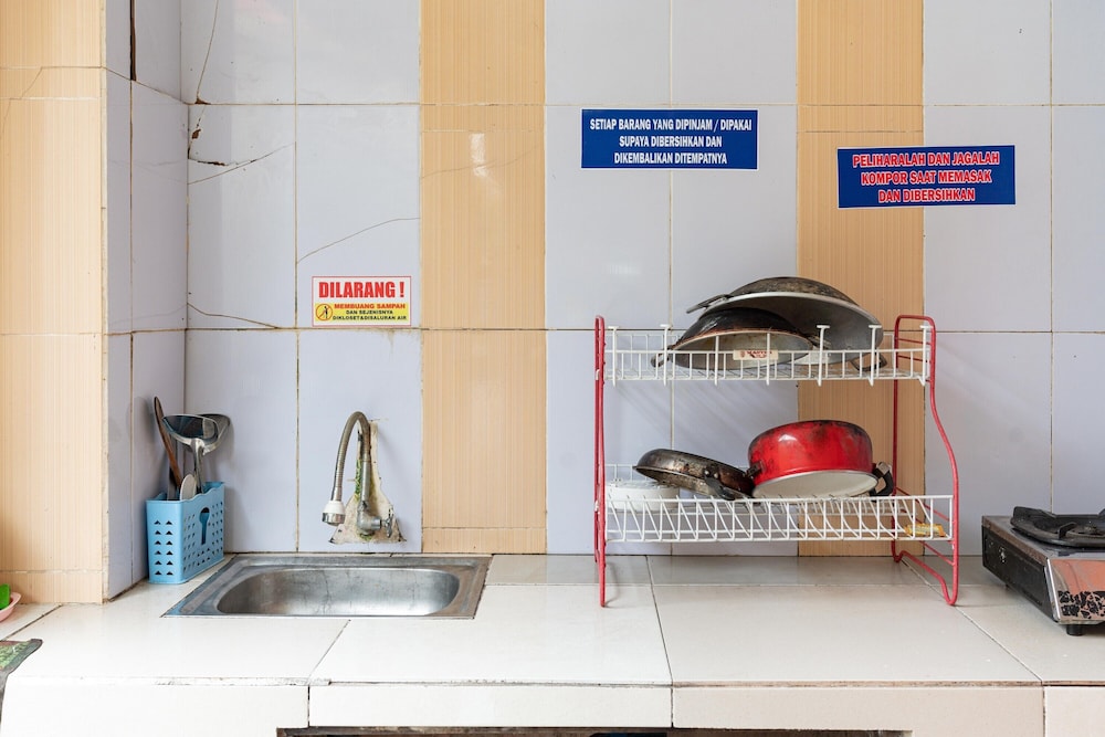 reddoorz syariah near jalan a yani km 8 citraland