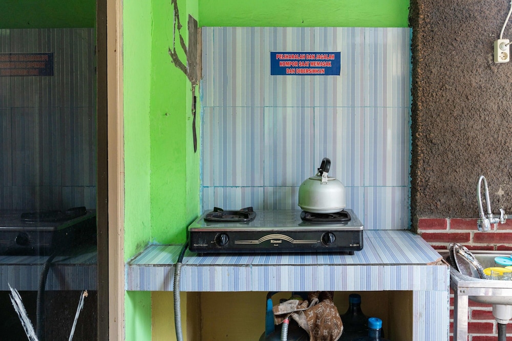 reddoorz syariah near jalan a yani km 8 citraland