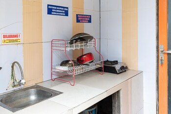 reddoorz syariah near jalan a yani km 8 citraland