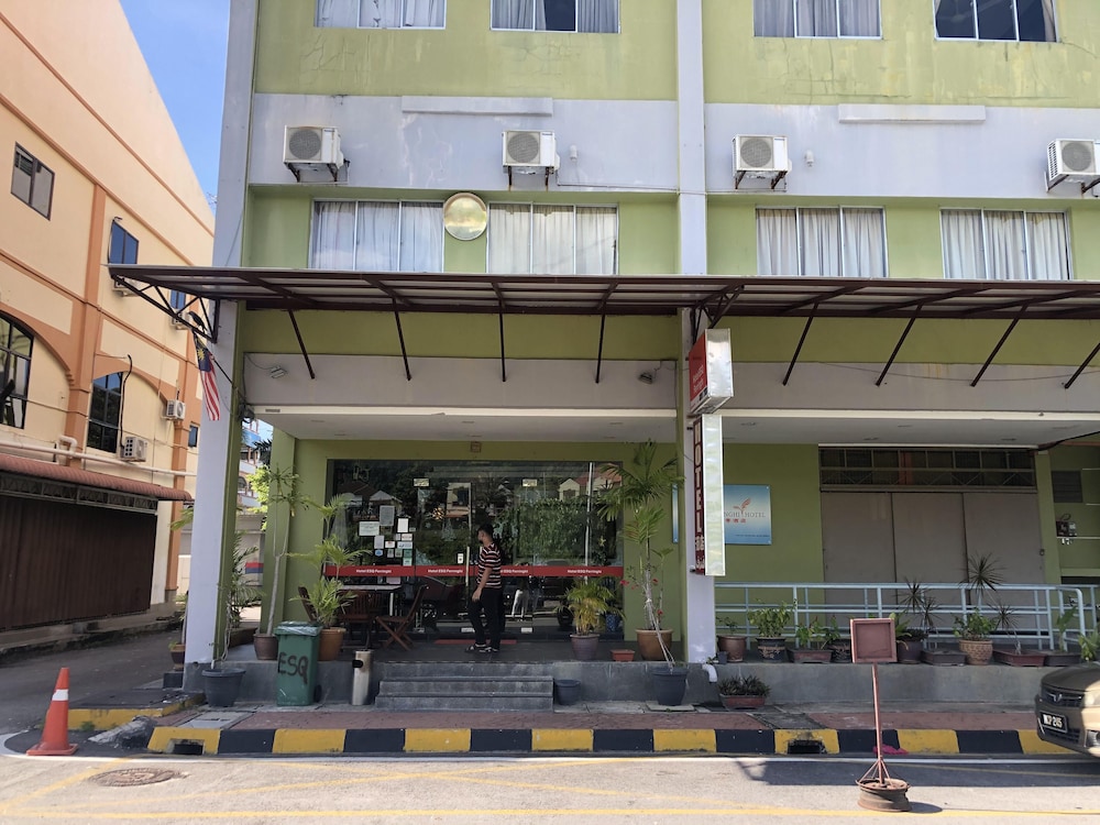 alia express ferringhi