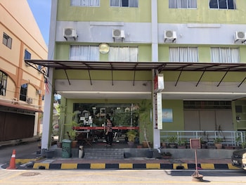 alia express ferringhi