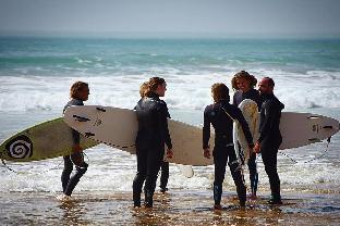 bigblue hostel surf and yoga