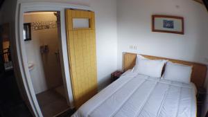 bigblue hostel surf and yoga