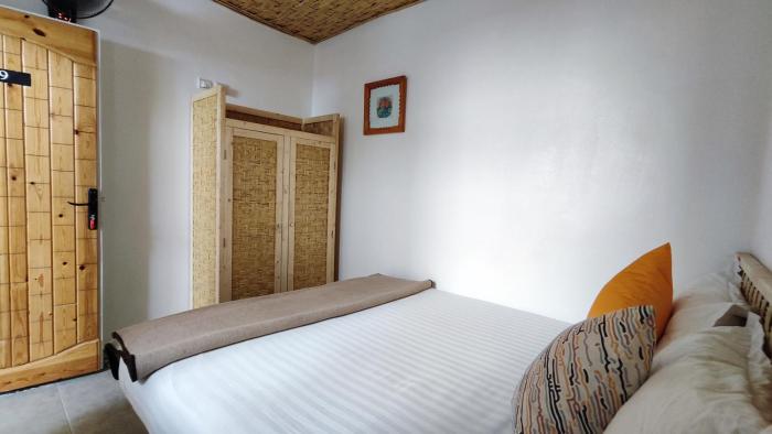 bigblue hostel surf and yoga