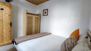 bigblue hostel surf and yoga