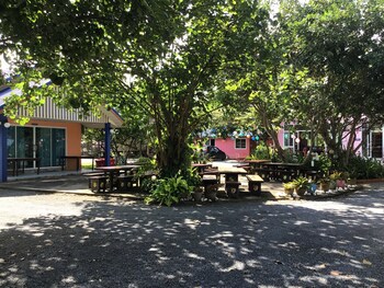 ban chomlay resort satun