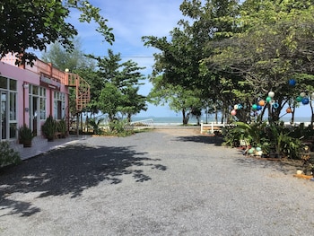 ban chomlay resort satun