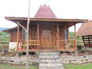 singgasana villa and resto