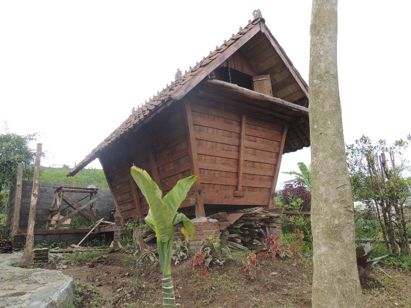 singgasana villa and resto