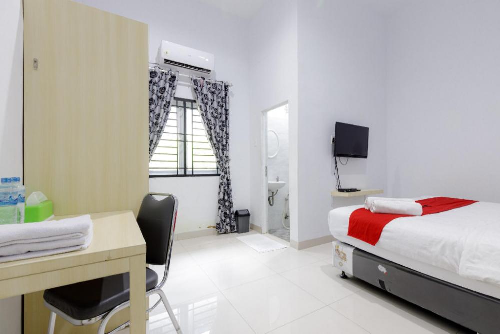 reddoorz plus near thamrin plaza medan