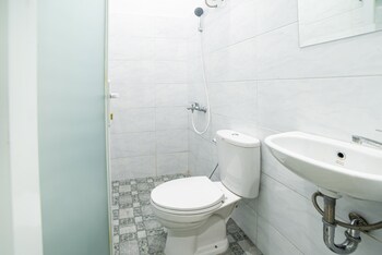 reddoorz plus near thamrin plaza medan