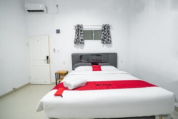 reddoorz plus near thamrin plaza medan