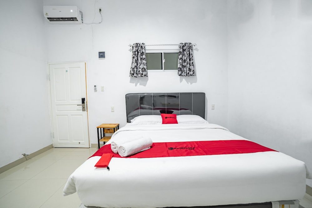 reddoorz plus near thamrin plaza medan