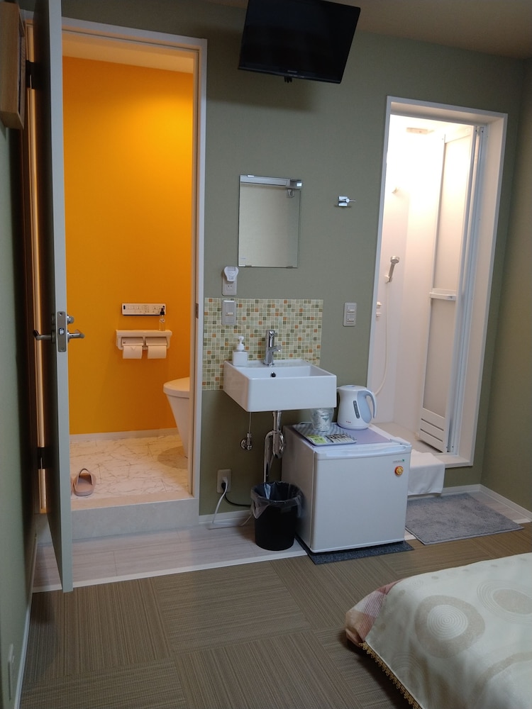 tokyo stay hut sari