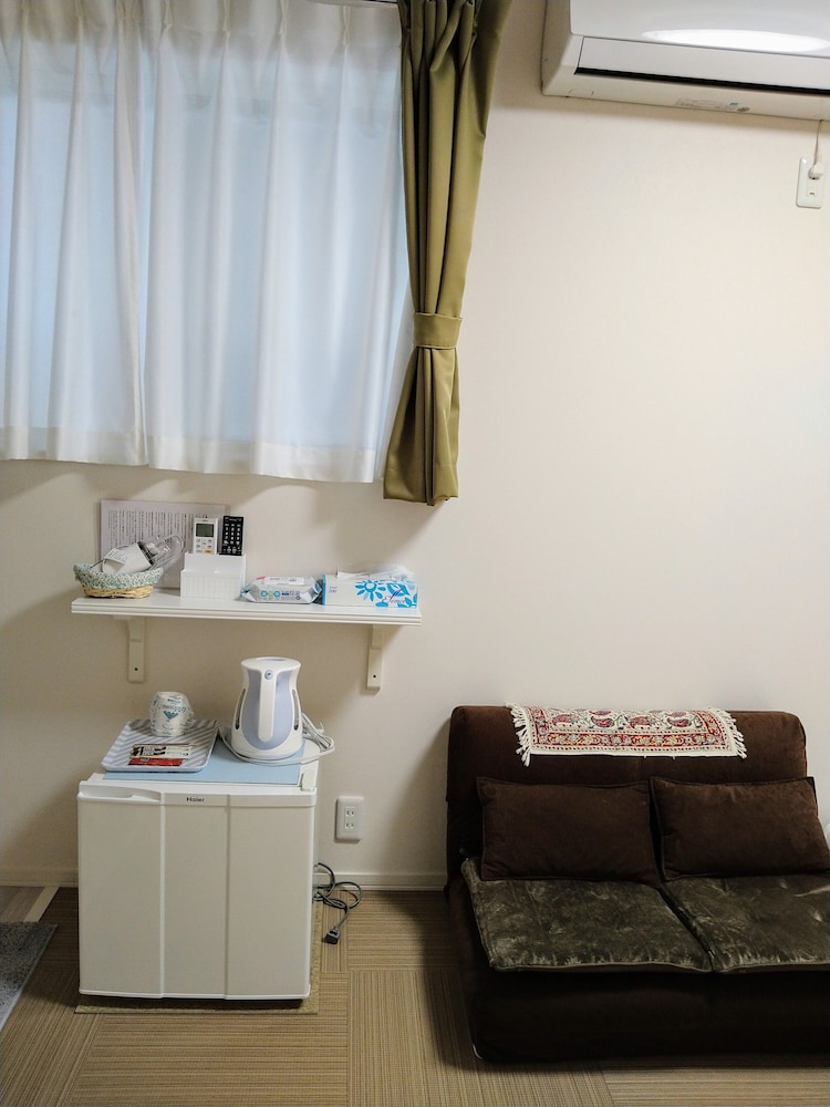tokyo stay hut sari