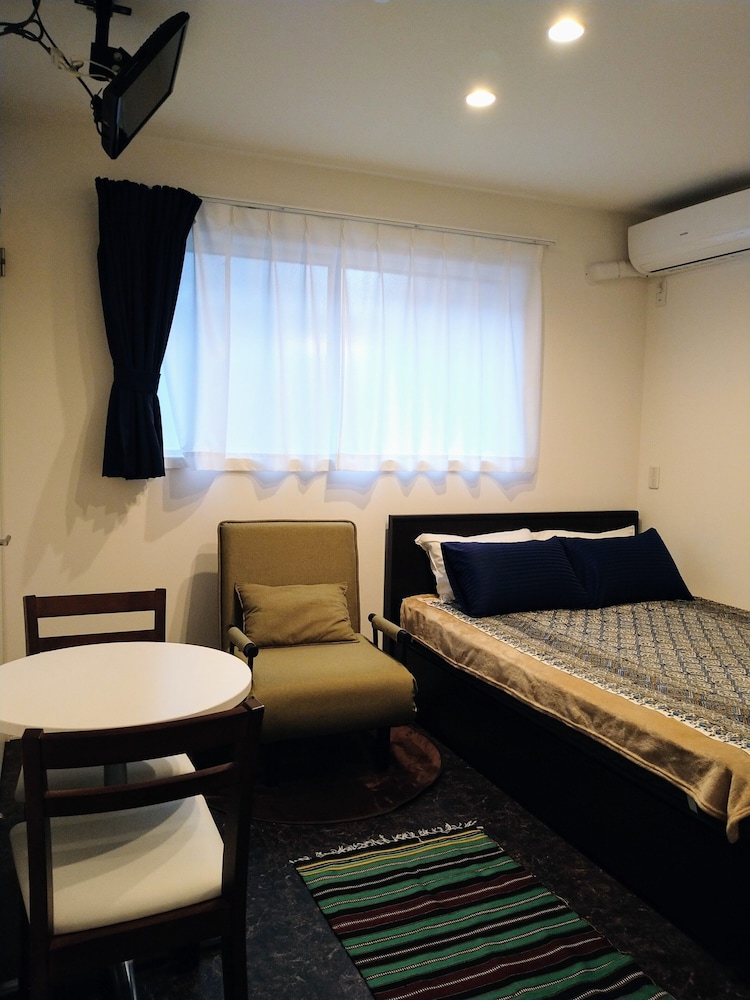tokyo stay hut sari